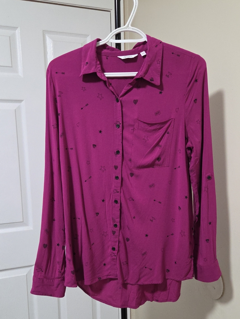 Reitmans Magenta Button-Down Shirt with Black Star Print